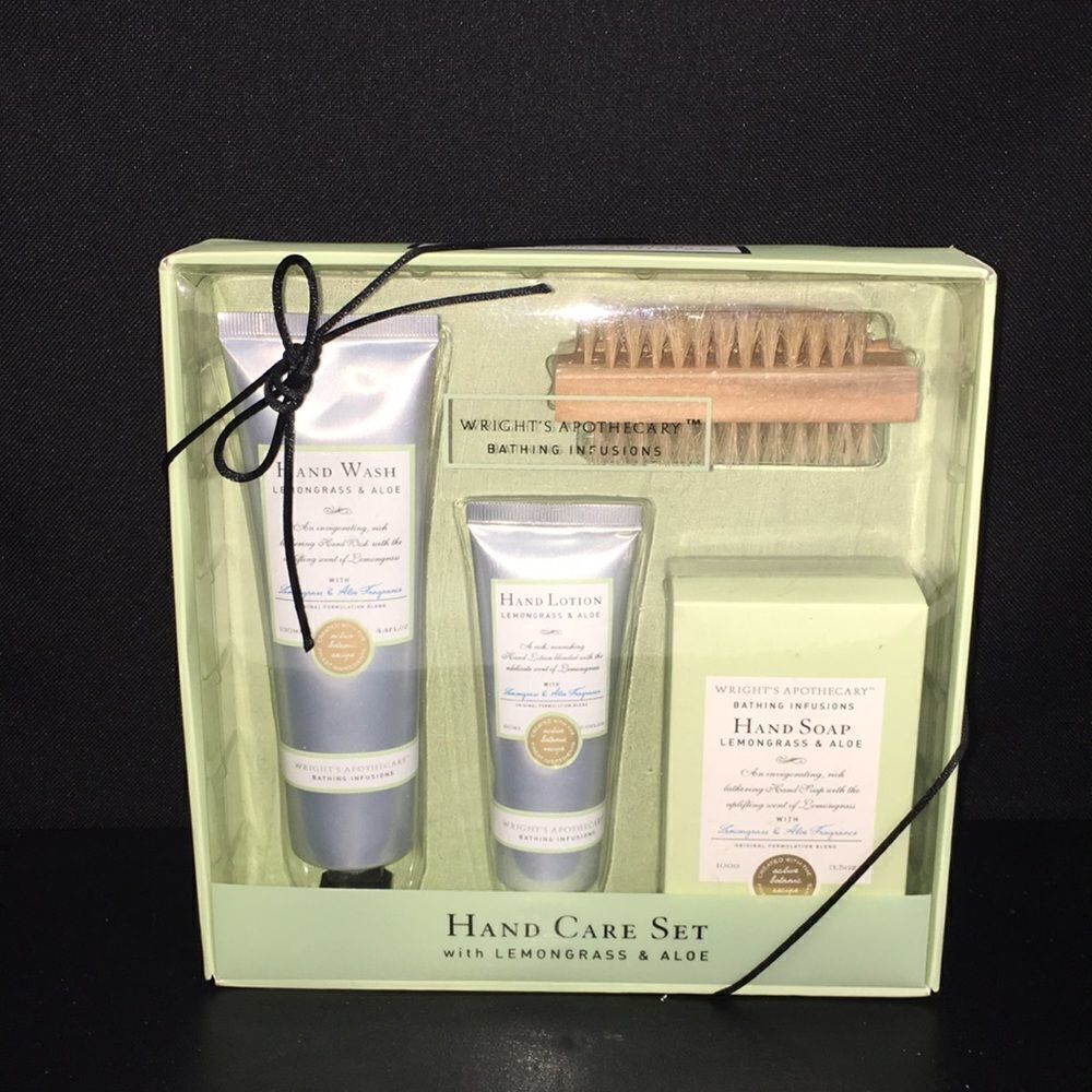 NWT ❤️ Hand caer Set - Picture 1 of 4